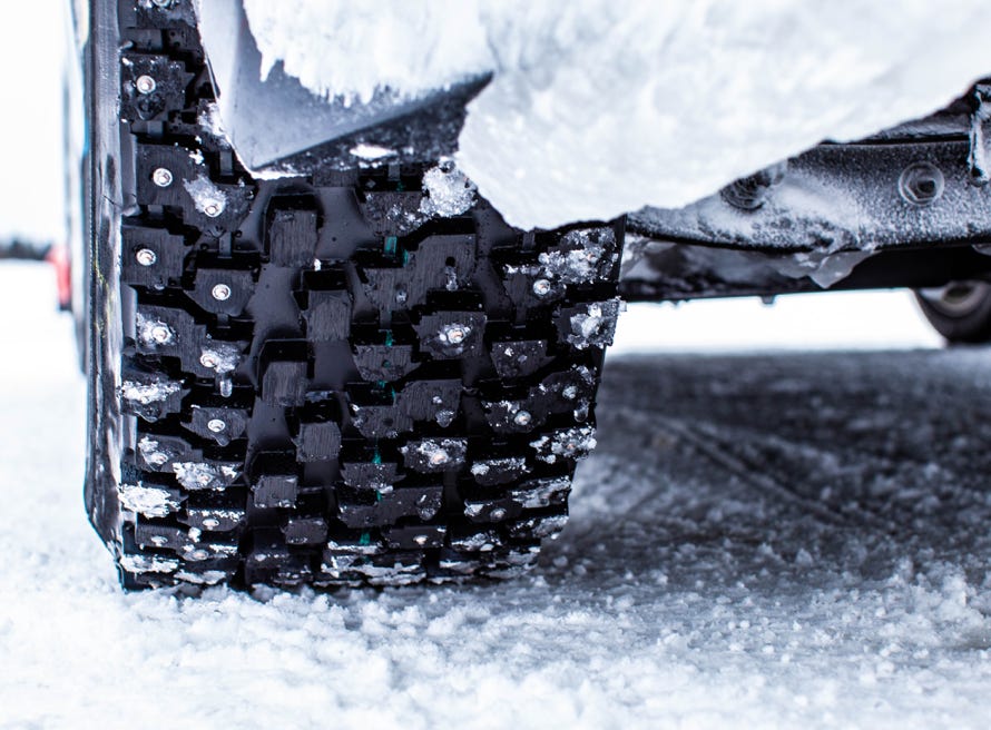 The strategic placement of each stud on the tread design ensures optimal traction and stability on icy surfaces, crucial for high-speed riding and precision of drive.  Compatible with Ferrari, Lamborghini, Porsche, AMG, Mercedes, Mclaren, BMW, Audi, Alpine, Aston Martin, Bugatti, Jaguar, Koenigsegg, Lotus, Maserati, Nissan, Pagani, TVR